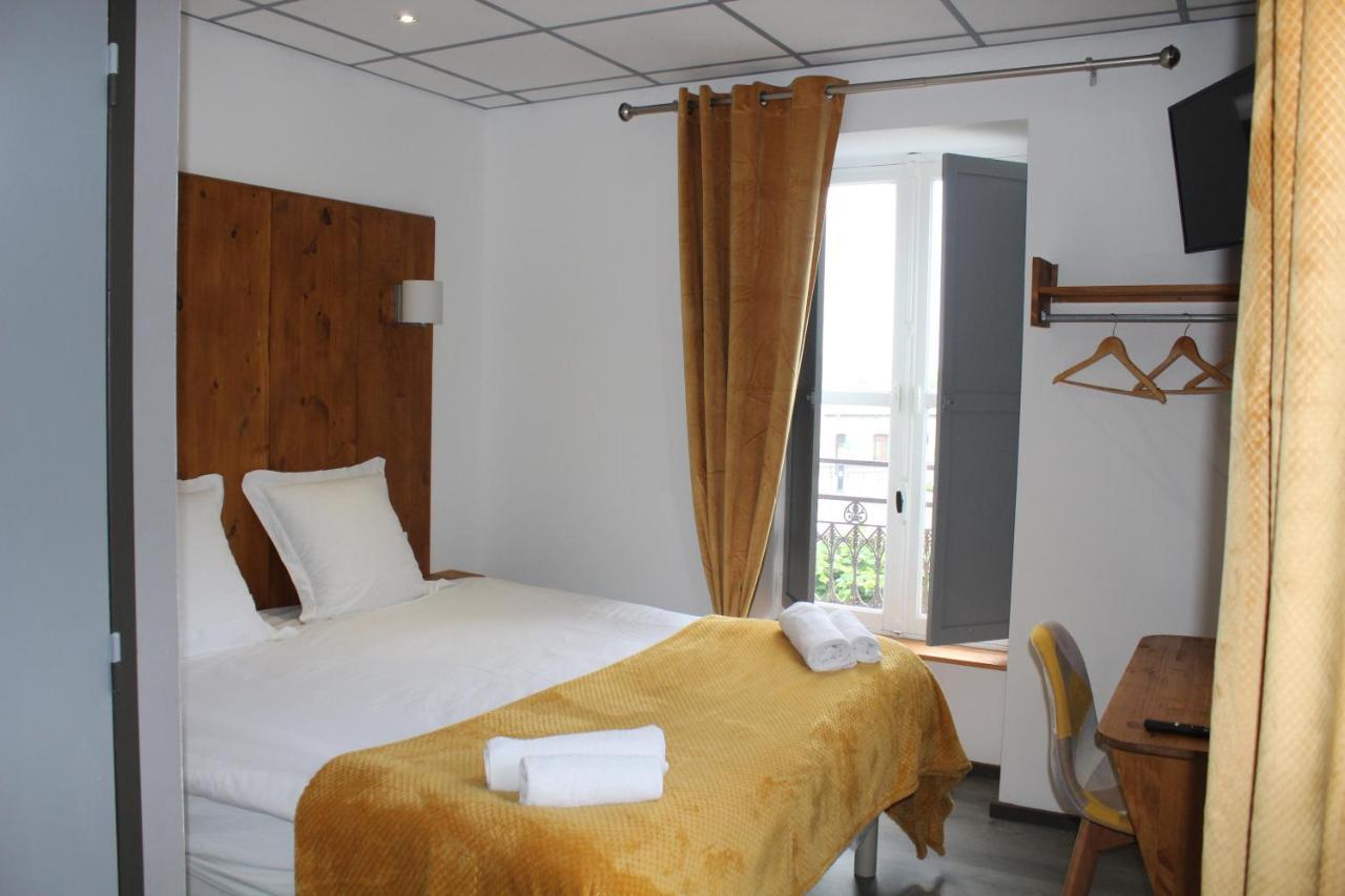 Le Central Hotel-Bar Oloron-Sainte-Marie Dış mekan fotoğraf
