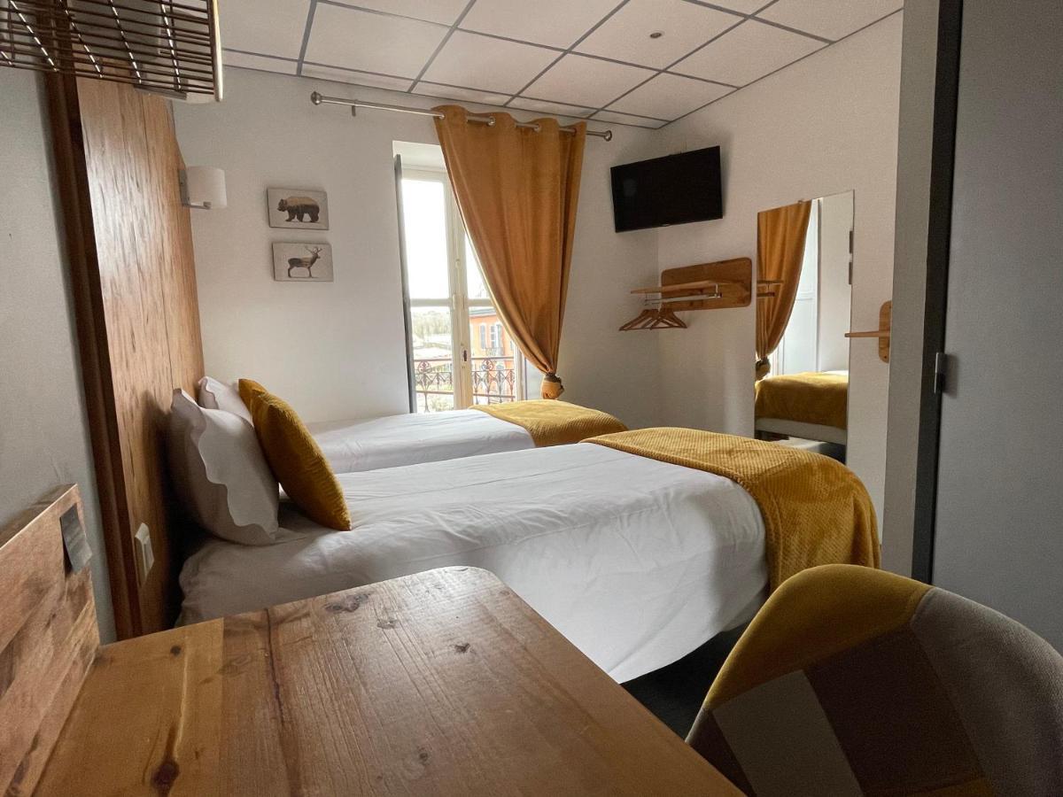 Le Central Hotel-Bar Oloron-Sainte-Marie Dış mekan fotoğraf